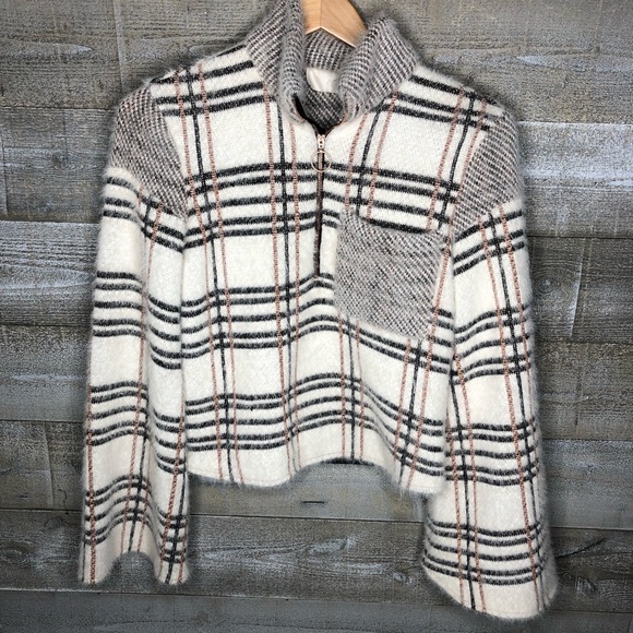 The Jetset Diaries eyelash fuzzy grid bell sleeve 3/4 zip up sweater holiday - Picture 2 of 5